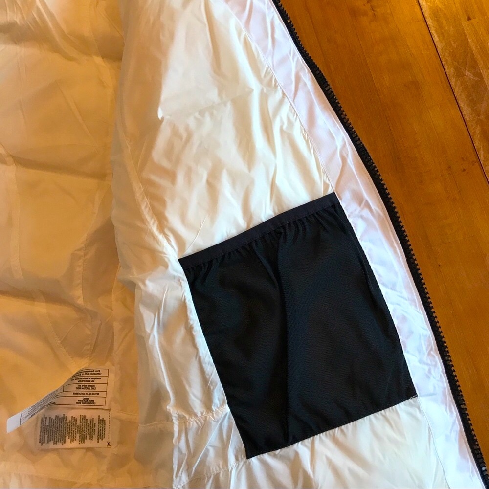 POLO RALPH LAUREN Big Pony Down-Filled Puffer Coat - Picture 10 of 12